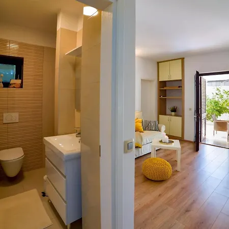 Oaza Aparthotel *