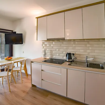 Oaza Aparthotel *